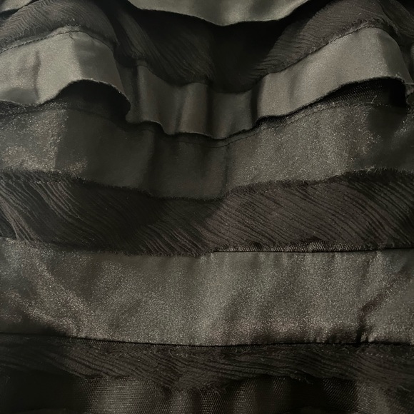 White House Black Market strapless Black ribbon fit and flare dress. Size:6 - Picture 2 of 4